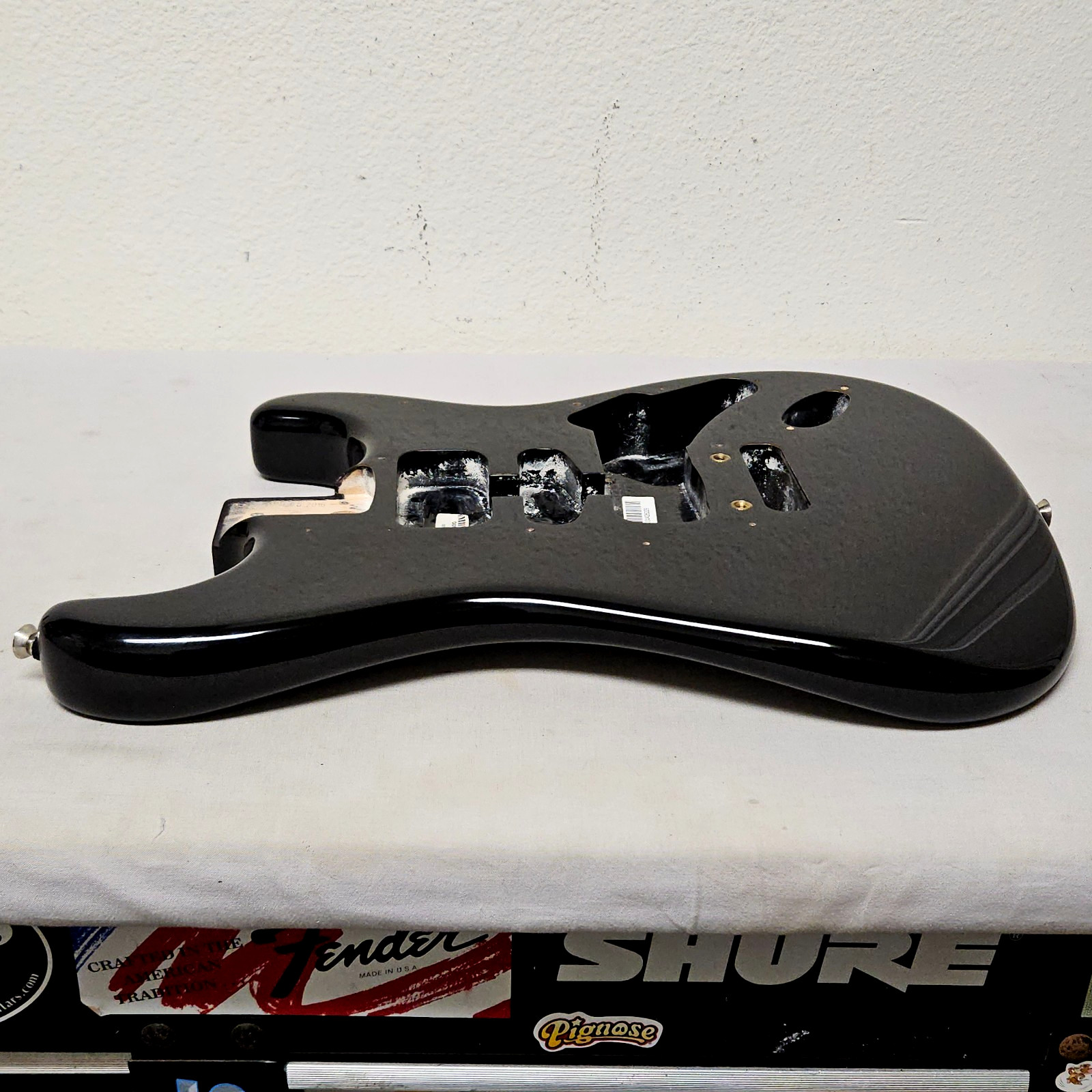 2016 Fender American Standard Strat Alder Body Gloss Black - USA Stratocaster