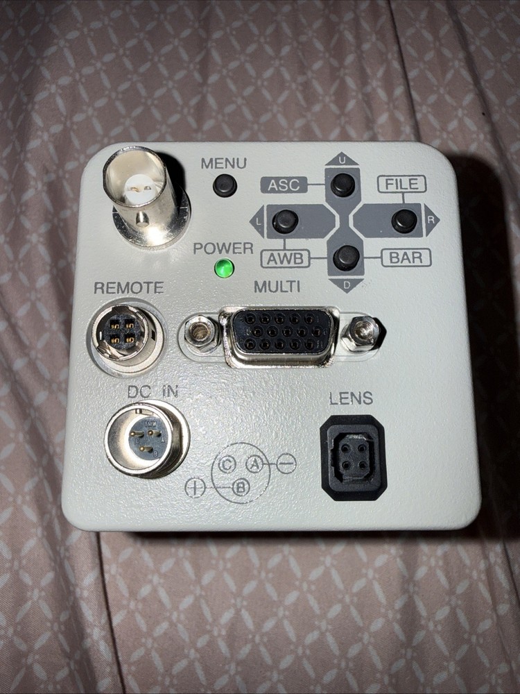 Hitachi HV-D30 3CCD Color Camera