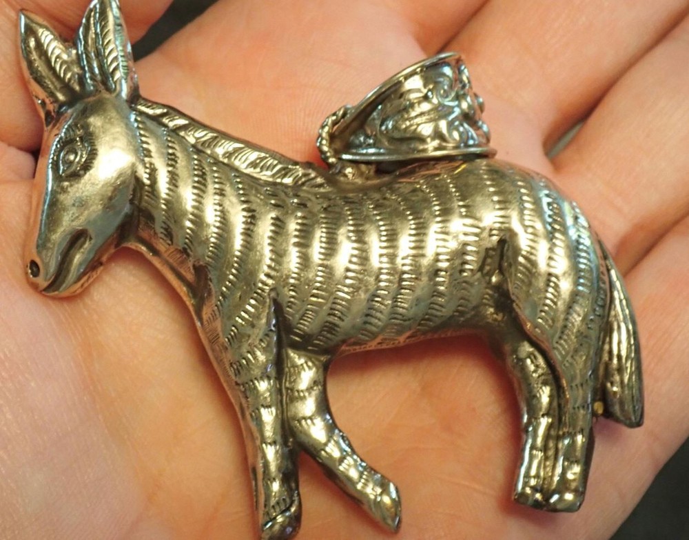 Donkey Mule Turquoise Pendant 3D