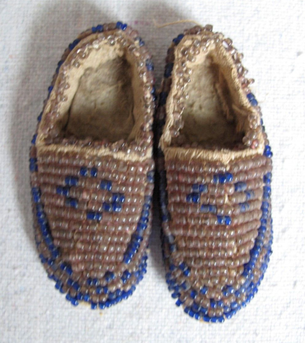 Antique Miniature Beaded on Leather Native American Moccasins 2½" long c. 1910