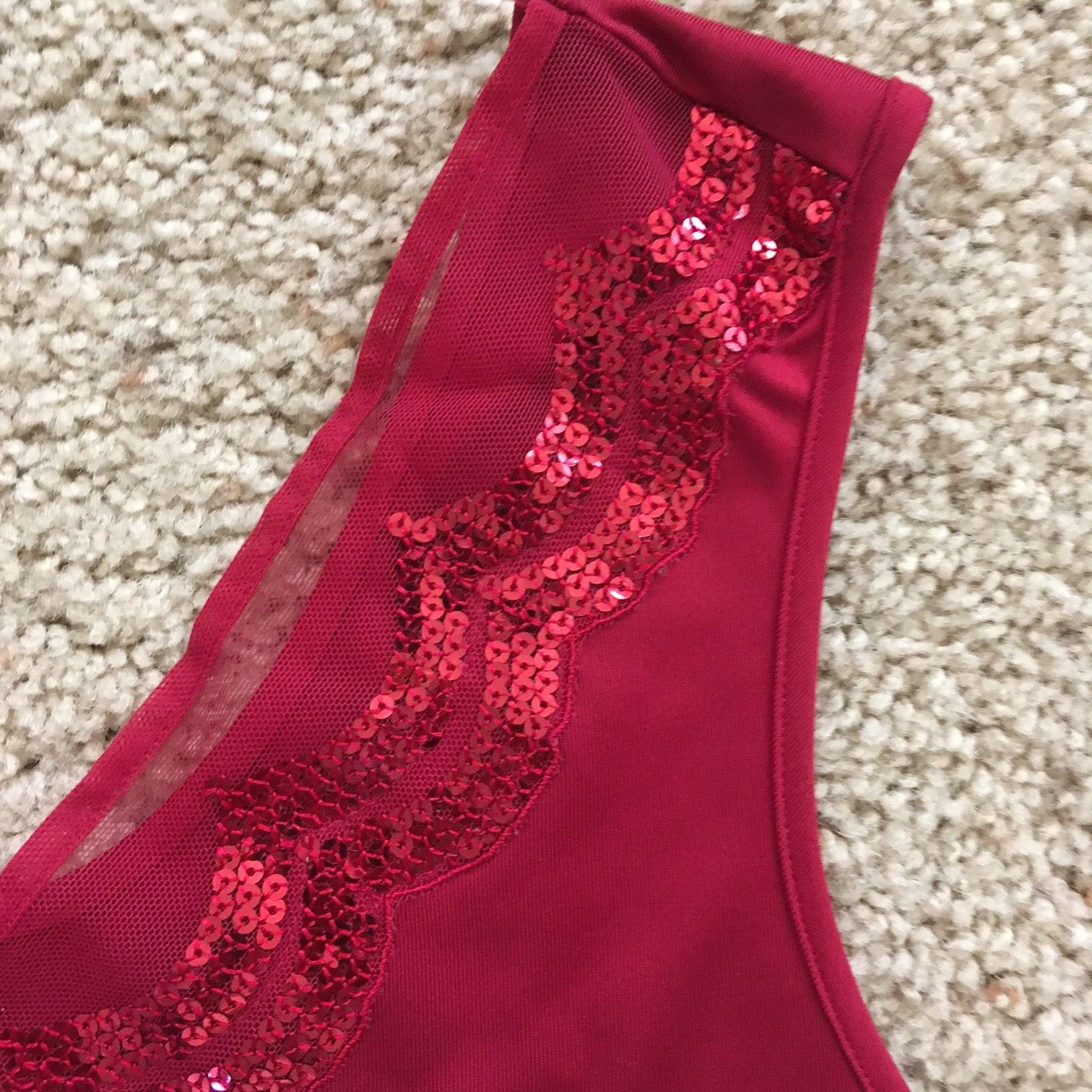V-Neck Cami Cabernet Sz. M Camisole Burgundy Sequin Daywear Top Poly Spandex