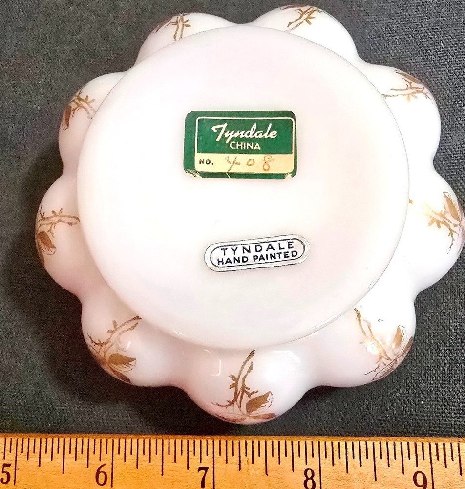 Beautiful Vintage Tyndale Bowl