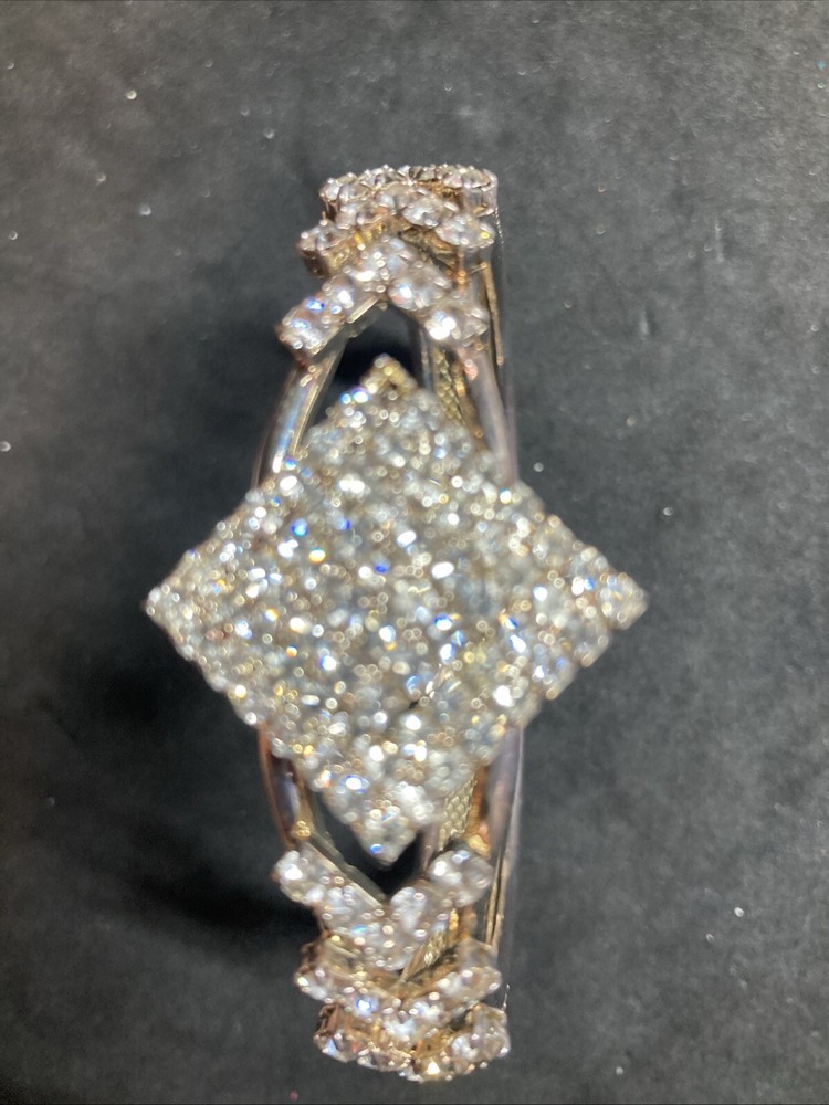Vintage Rhinestone Bangle Bracelet Hinged 7” B147
