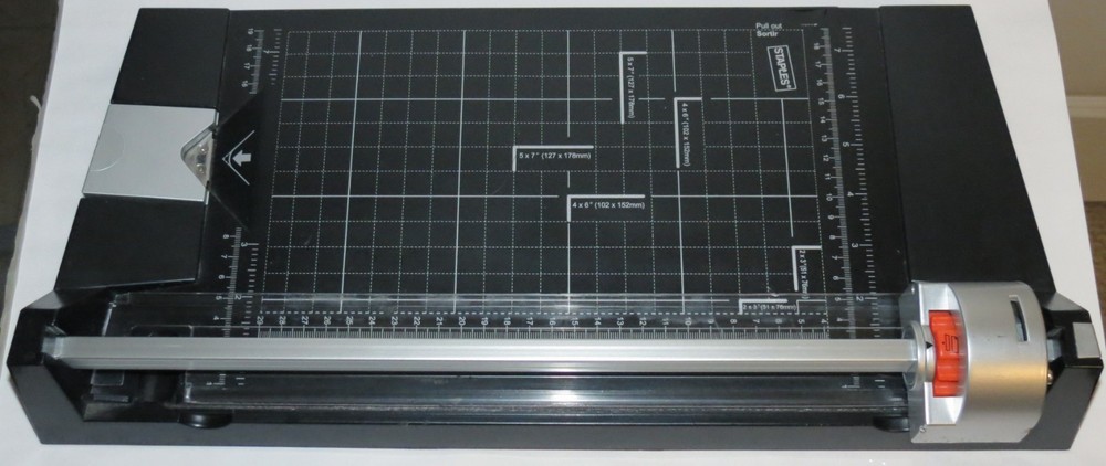 Staples Multi-Size Paper Cutter & Corner Cutter
