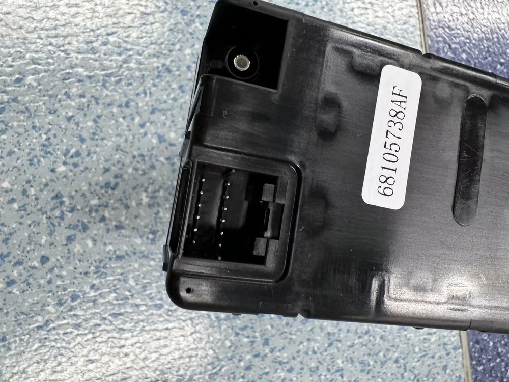 WIRELESS IGNITION NODE REMOTE START MODULE 68105738AF FOR DODGE RAM 68105738AF