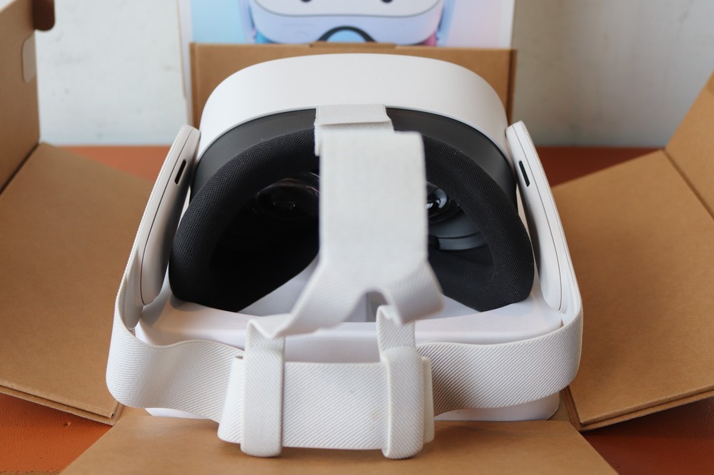 Meta Quest 3S 128GB VR Headset