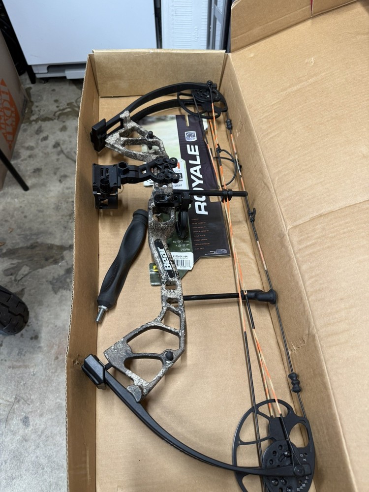 Bear Archery Royale Youth Left Hand Compound Bow Strata