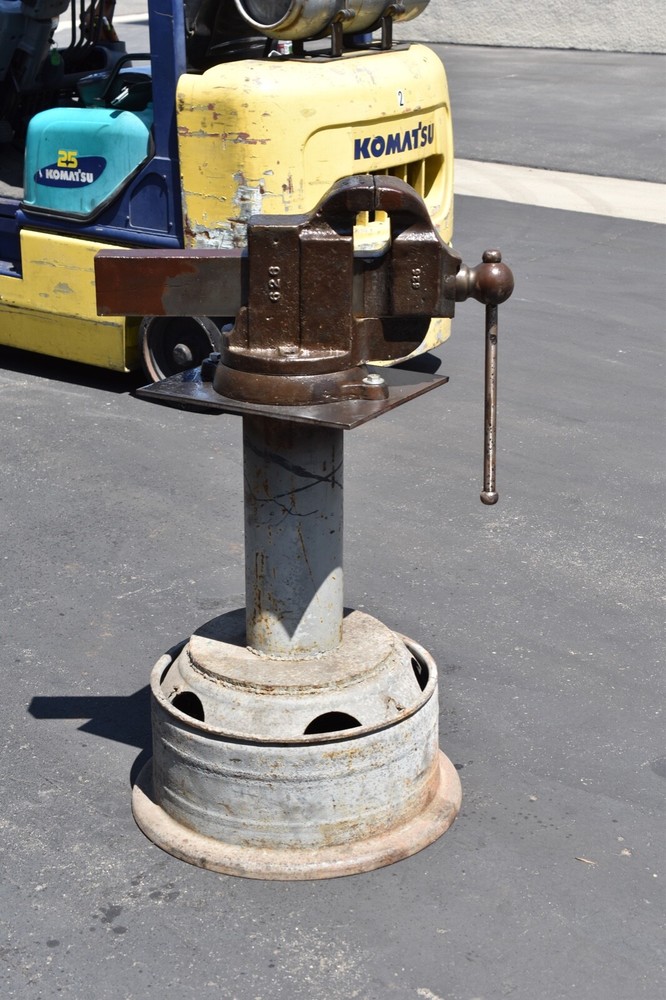 Athol bench vise 626, 6" wide jaws