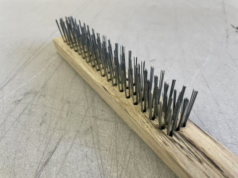 Stainless Steel Long Handle 3 Rows Wire Brush