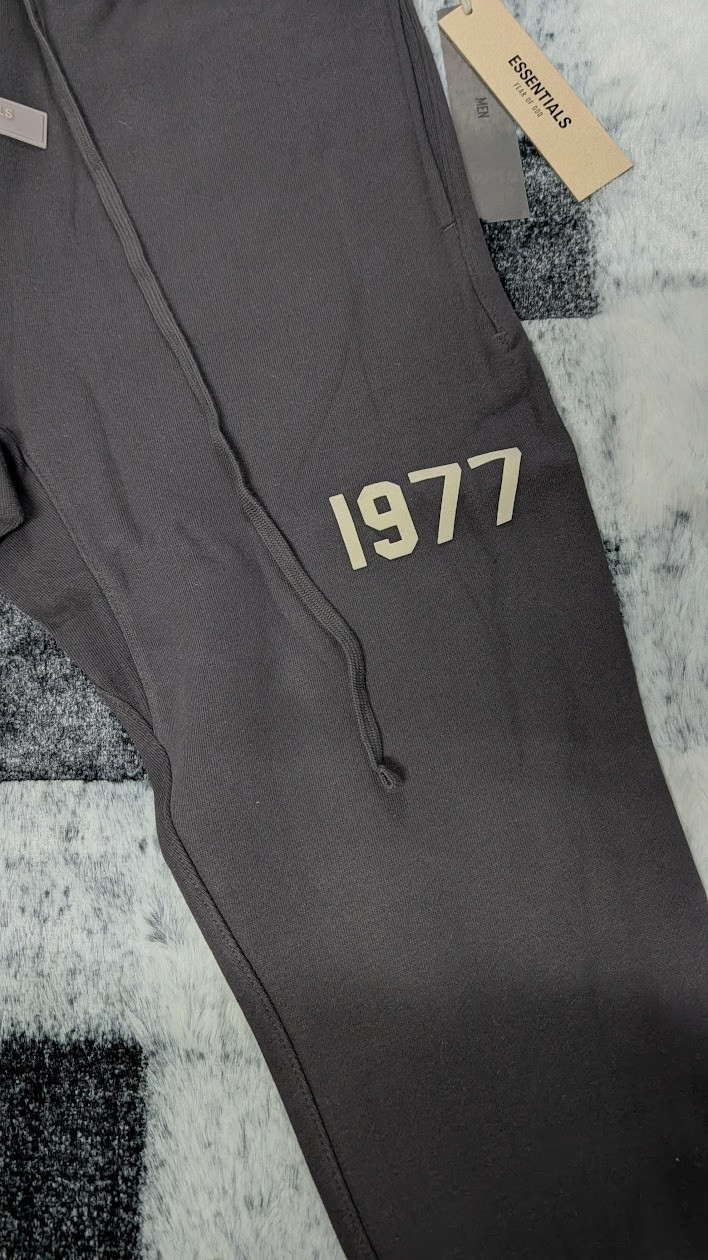 Fear of God Essentials 1977 Sweatpants Jogger 'Iron' Size S NWT