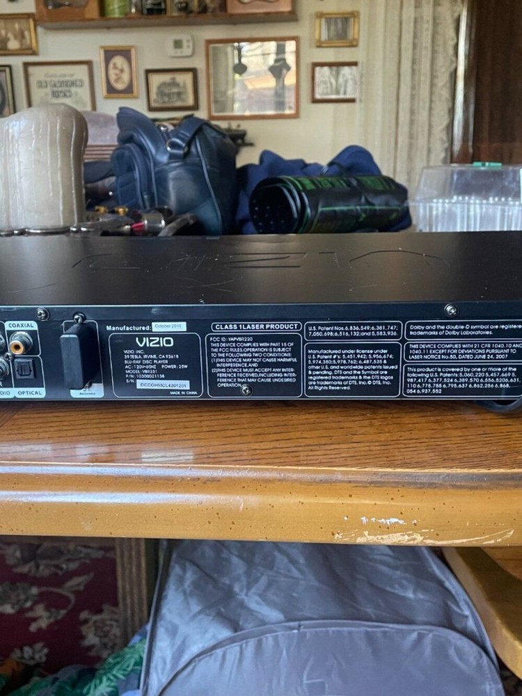 Vizio: Blu-ray Disc player with wifi connectivity