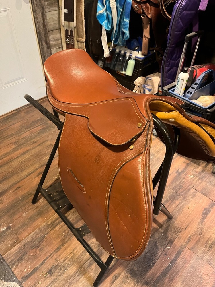 Hunter Jumper Saddle - 18 Inch
