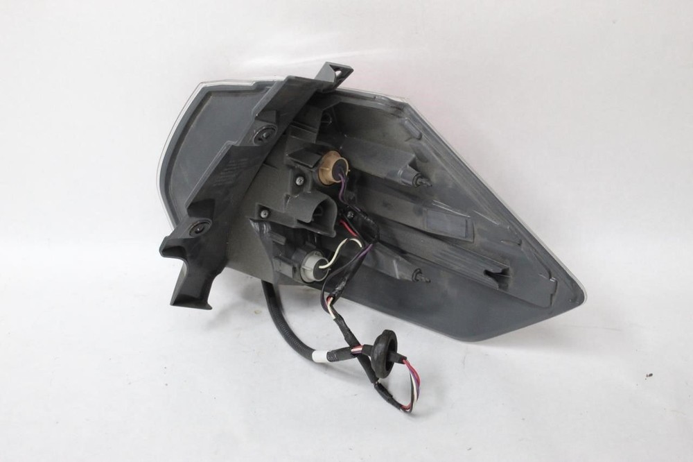 2015 Nissan Rouge Driver Taillight