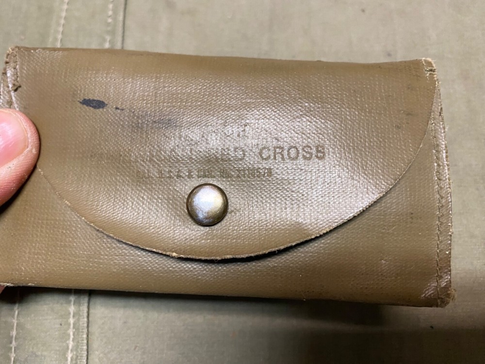 ORIGINAL WWII US ARMY INFANTRY RED CROSS SEWING KIIT W/ CONTENTS