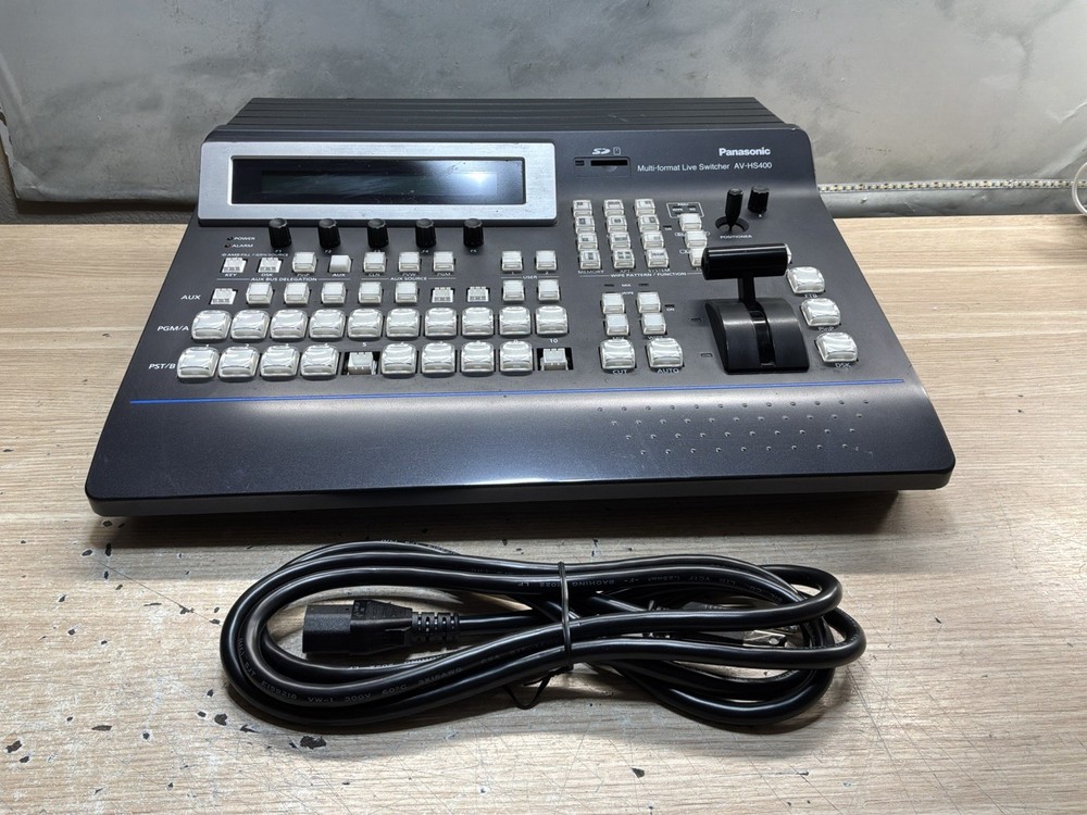 panasonic av-HS-400N SWITCHER PREOWNED/ Missing Some Button Covers /JUA3372