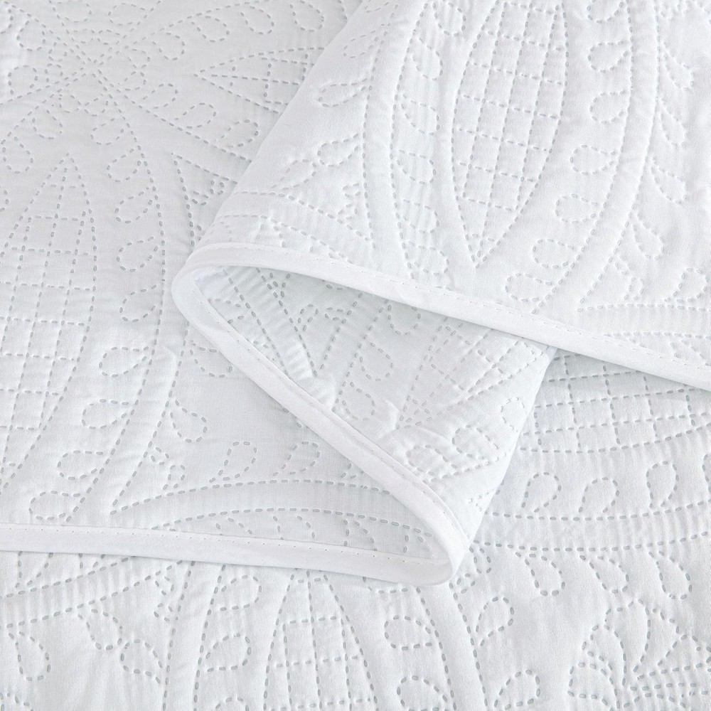 Austin Oversized Bedspread Set - 3-Piece King in Soft White Medallion Pattern