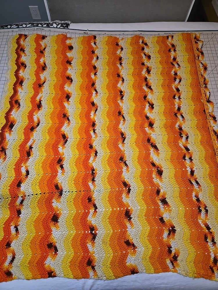 Vtg Handmade crochet afghan blanket featuring a zigzag chevron pattern 53"×47"