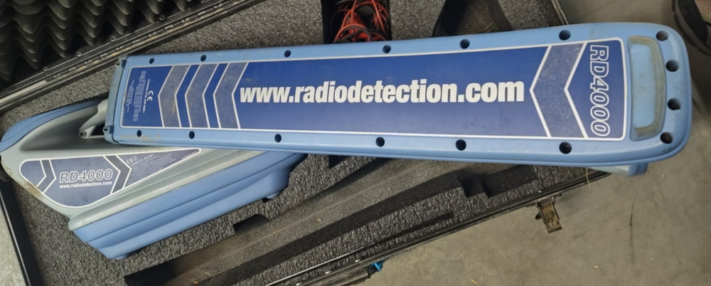 Radiodetection RD4000PL Transmitter & Receiver Locator Set