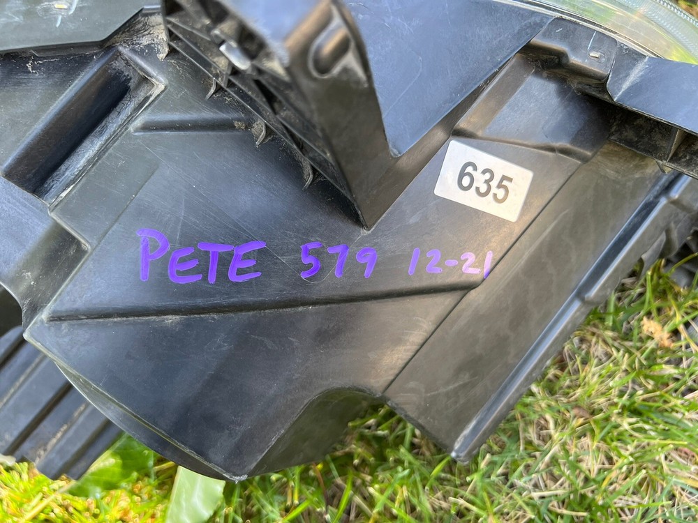 PETERBILT 579 2012-2021 USED LEFT DRIVER SIDE HEADLIGHT HEADLAMP