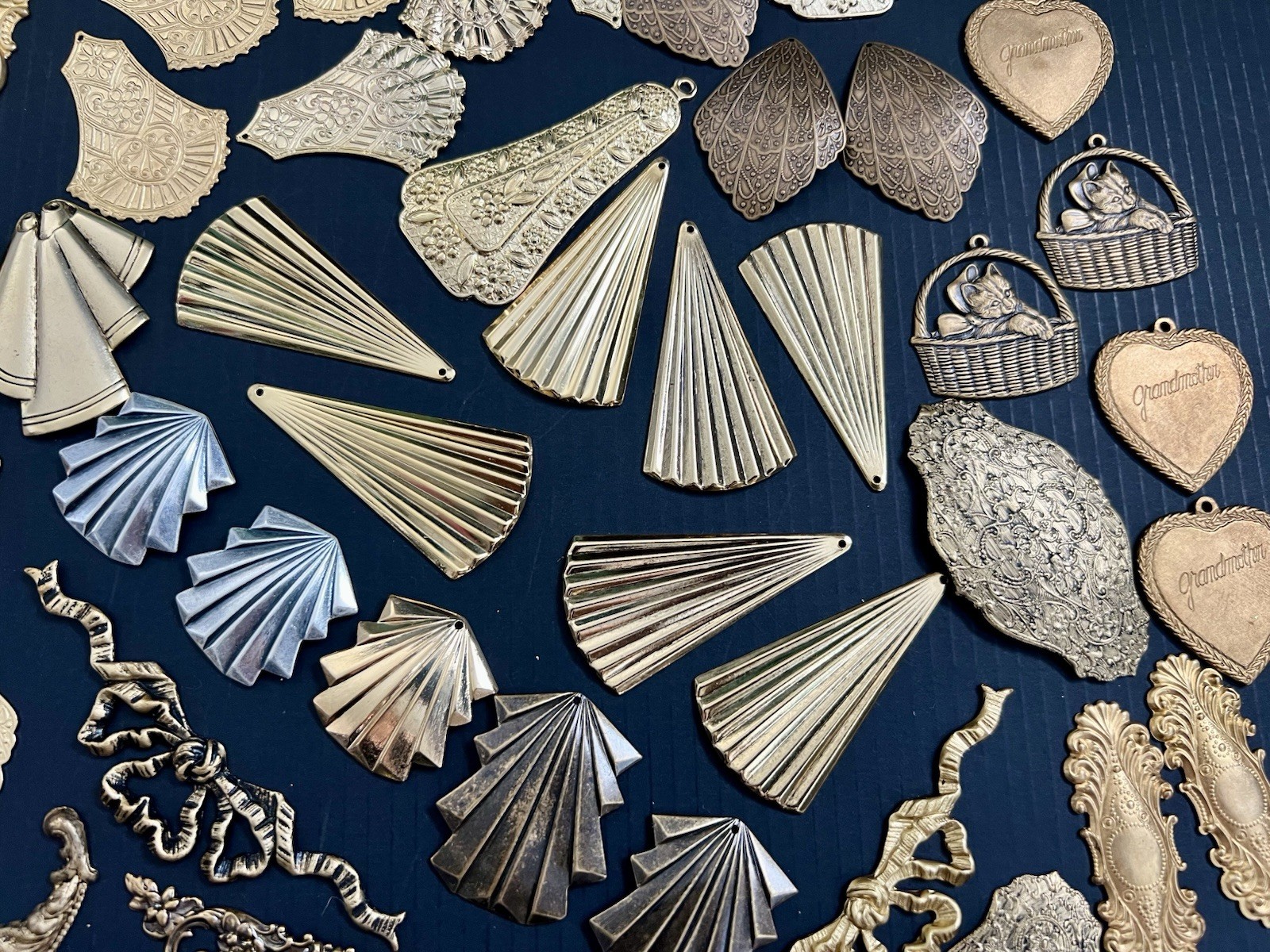 1 Lb + Vtg & New Metal Stampings Brass Gold Frames Settings Pendant Findings Lot