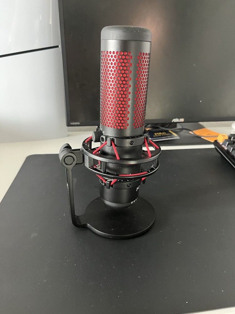 HyperX QuadCast USB Microphone Mute Button Back-Lit Black Red Freestanding