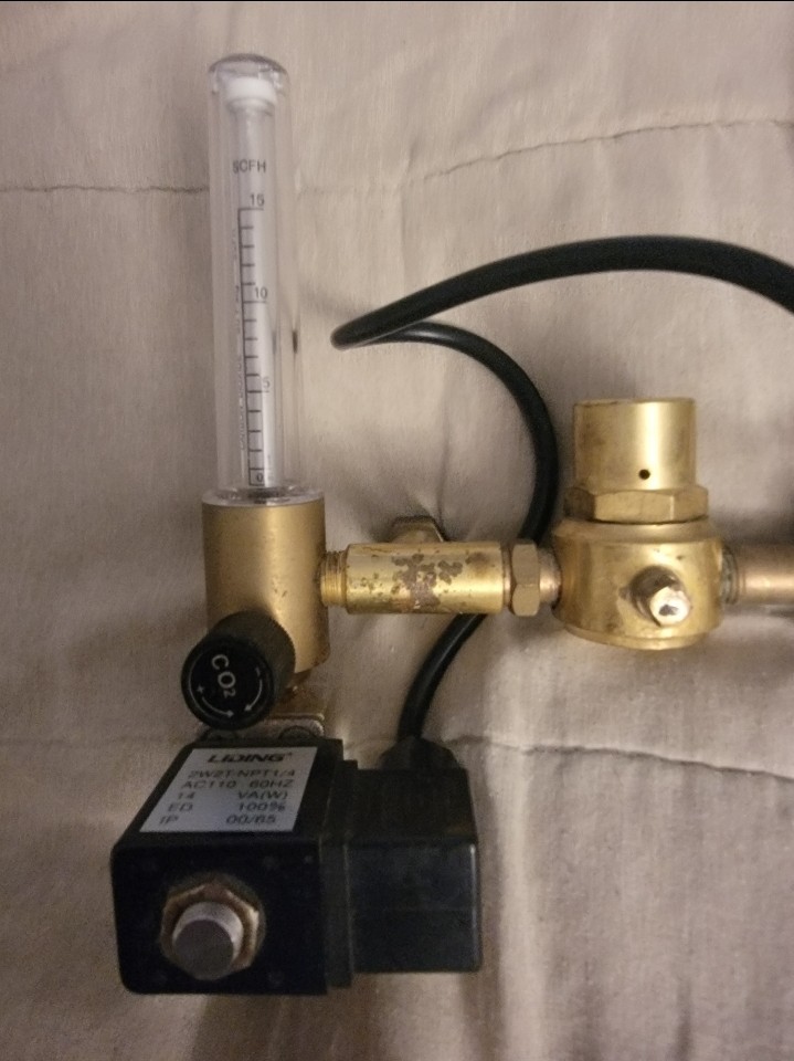 CO2 Regulator Brass Liding Model 2W2T