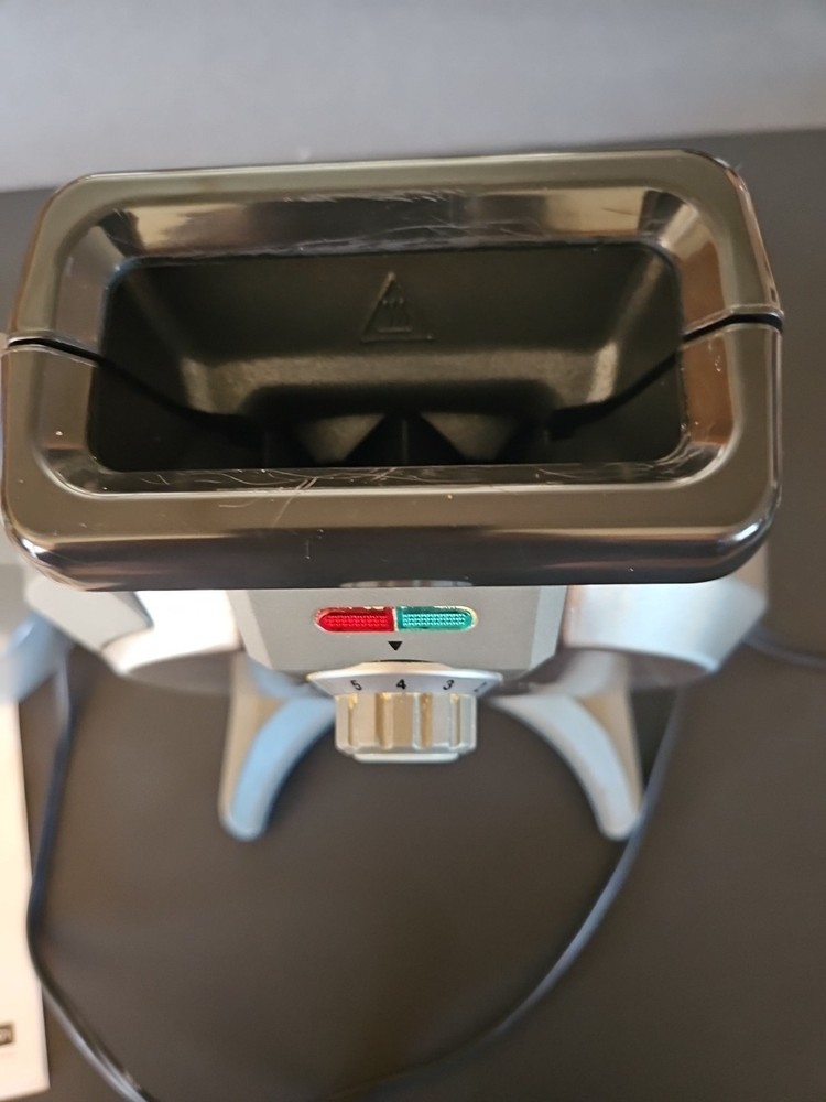 Cuisinart Vertical Belgium Waffle Maker Model VWM-200PC1
