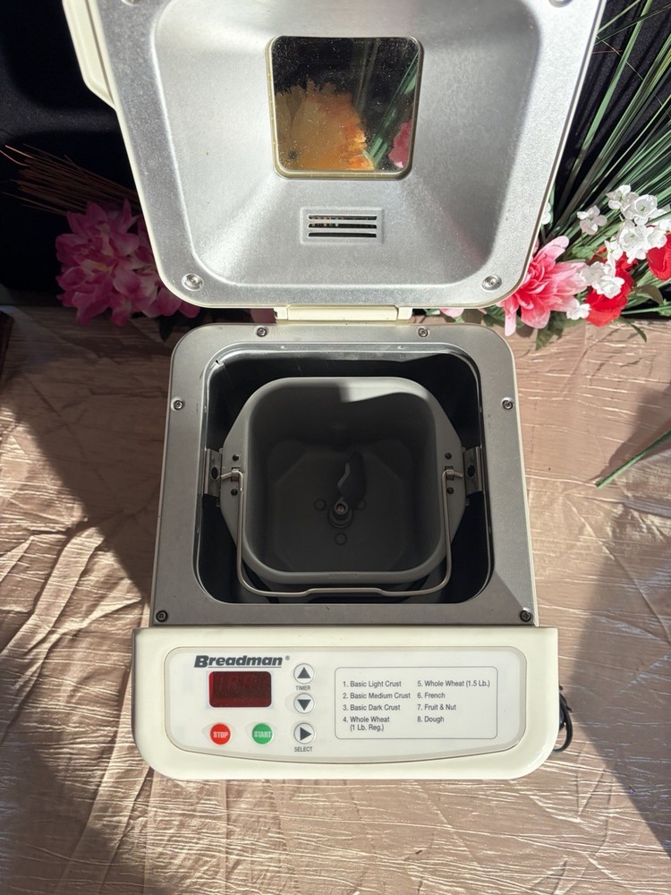 Breadman TR-440 Automatic Bread Maker 1.5 lb Loaf Tested w/ Pan Paddle