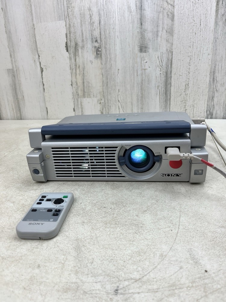 Sony LCD Portable Projector SCGA VPL-CS4 Tested/Working w/Remote & Cables
