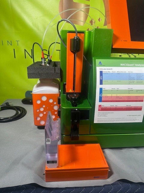Miltenyi Biotec MACSQuant Analyzer 10 Flow Cytometer SN 2289 Version 2.13.2 C198