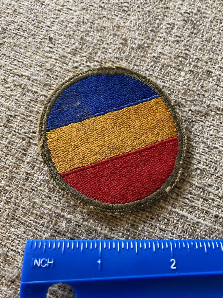WWII US Army Replacement And School Patch Round Yellow Blue Red INV6828