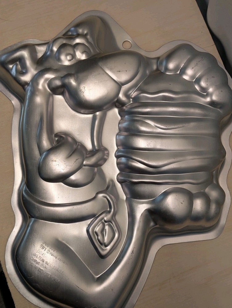 Wilton Scooby Doo Hamburger Cake Pan