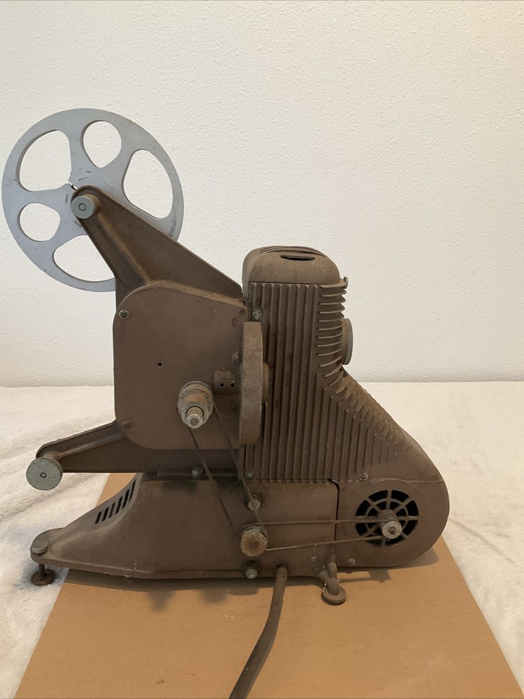 Universal Model PC-5 8mm Film Projector, Variable Speed Movie Projector!