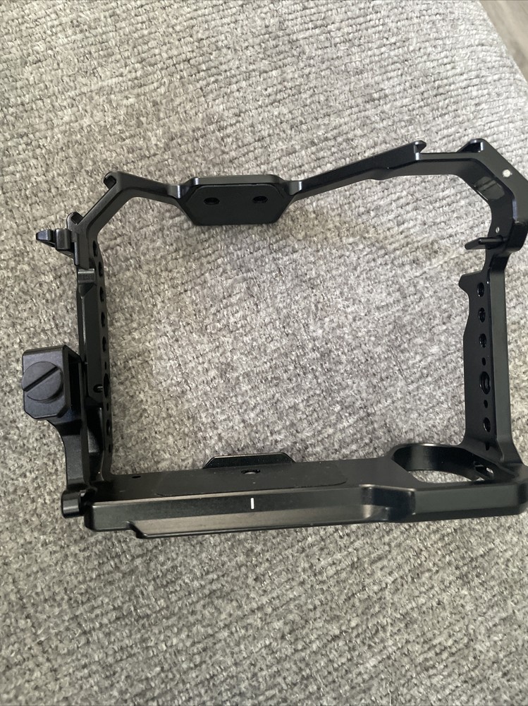 Neewer Camera Cage for RS2 RS3 Camera Cage Only - No Box