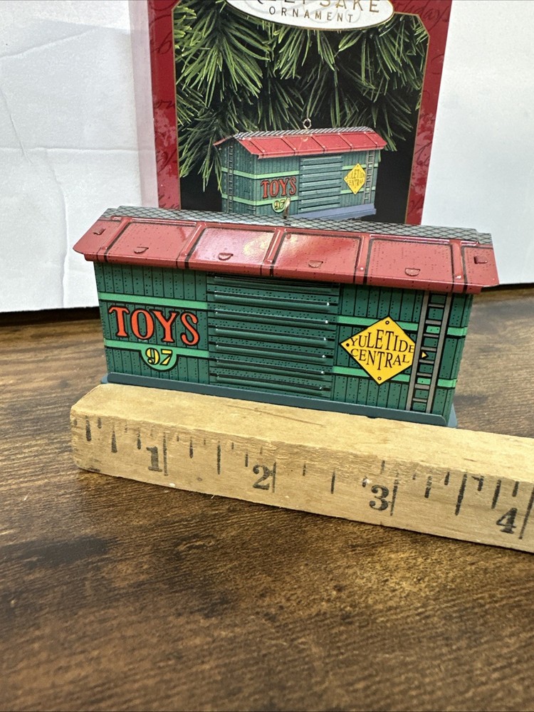 Hallmark Keepsake Ornament Yuletide Central 1997