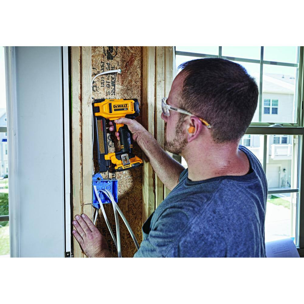 1 In. Insulated Electrical Staples 10 Boxes (540 per Box)