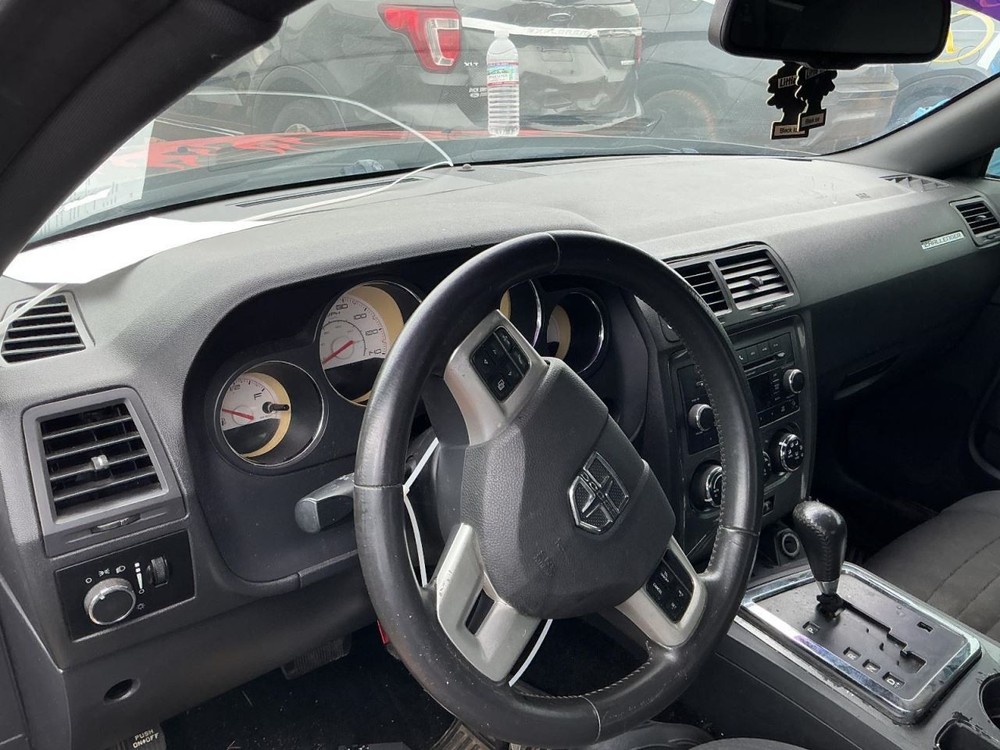 CHALLENGE 2013 Glove Box 4972439