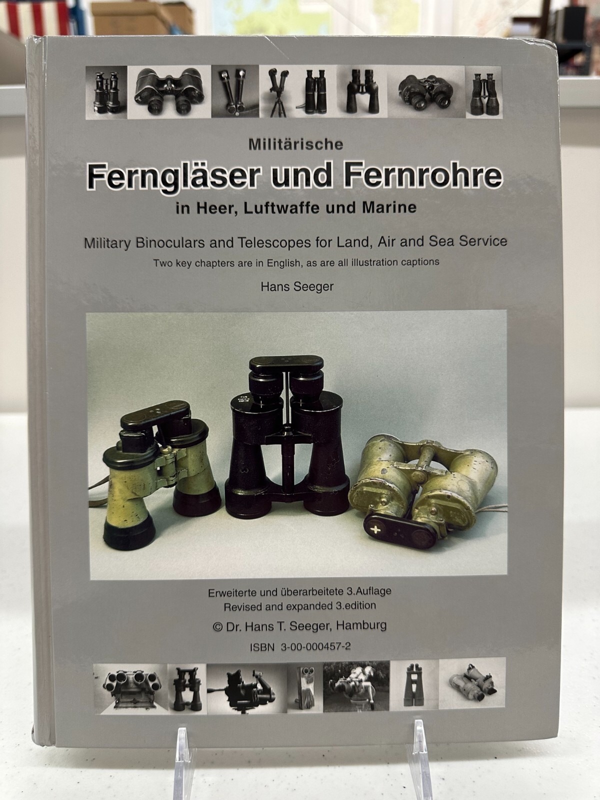 Militärische Ferngläser und Fernrohre: Military Binoculars and Telescopes
