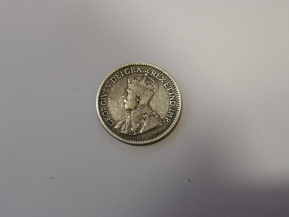 1918 Canada 5 Cents Silver Coin Nice Shape