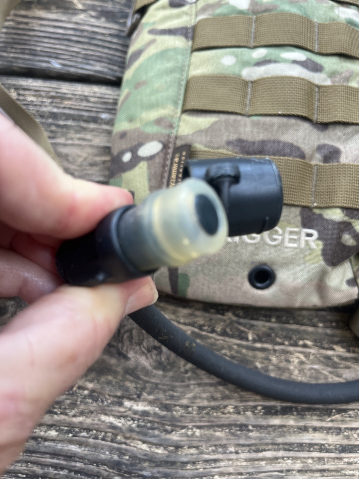 Aquamira Rigger Tactical 2L Hydration Backpack Pressurized Multicam Molle NEW