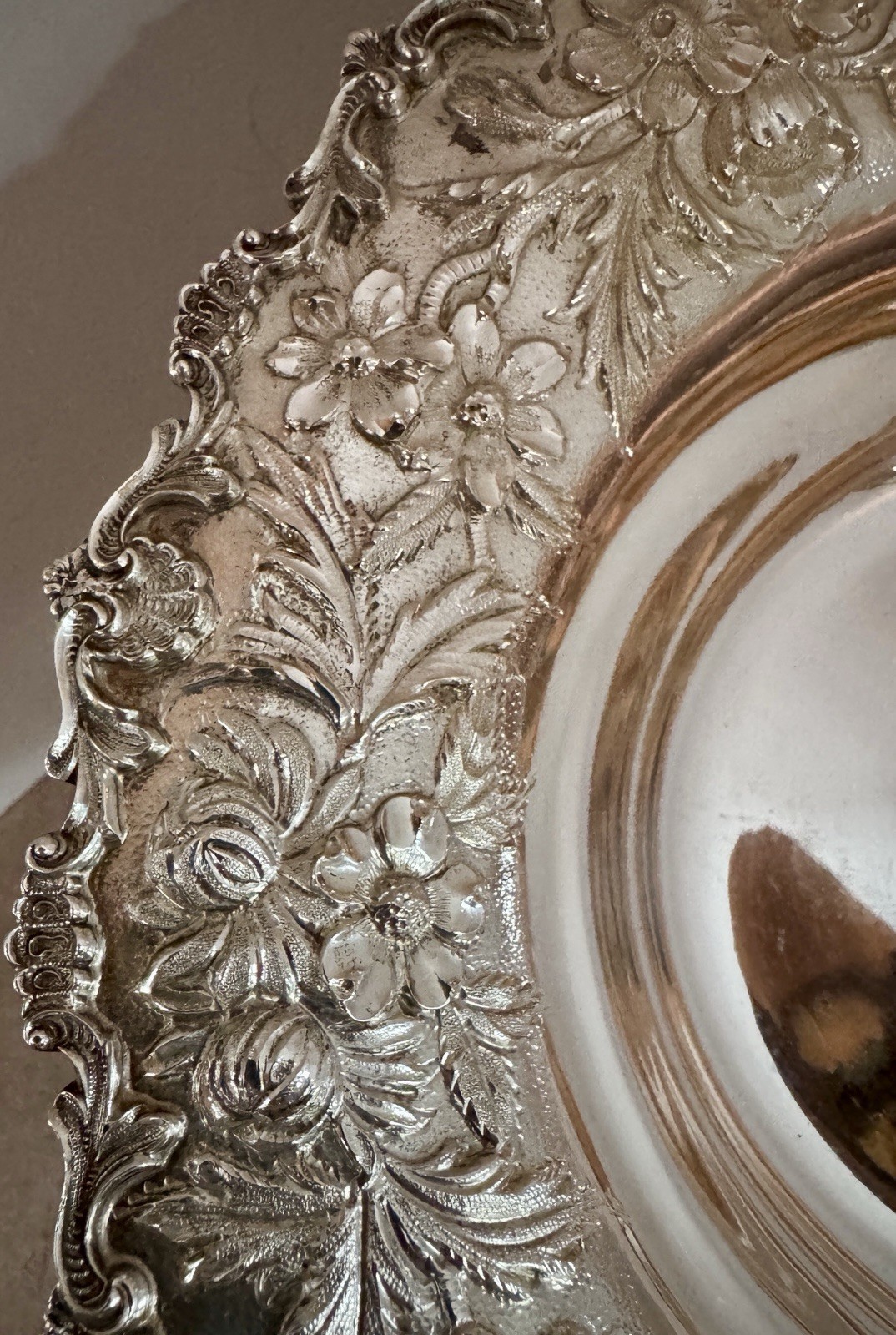 REPOUSSE PATTERN S KIRK & SON CO. HAND CHASED STERLING DEEP ROUND BOWL 11.2 OZT