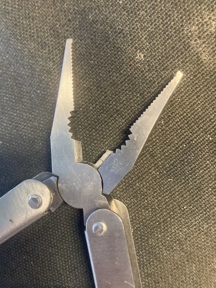 Multitool Pliers & Black Case – 9 Tools