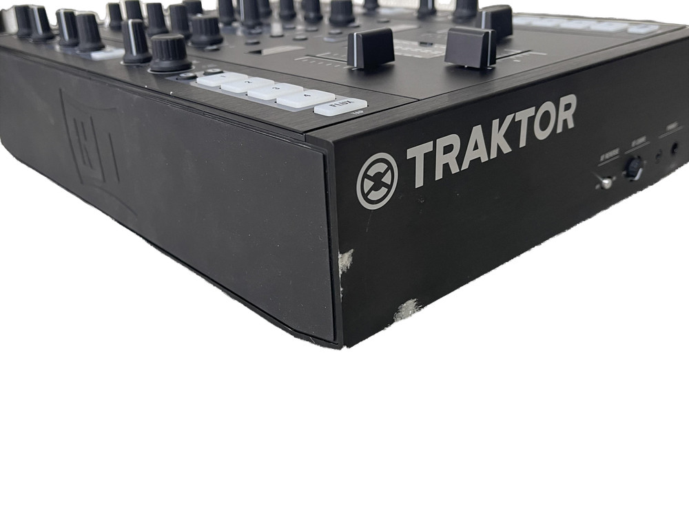Native Instruments Traktor Kontrol Z2 2-Channel DJ Mixer Controller - Tested