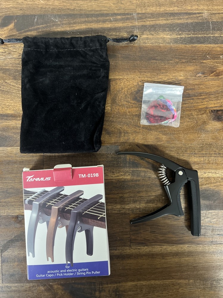 Tanmus Guitar Capo with 4 Picks Pick Holder String Pin Puller Black TM-019B