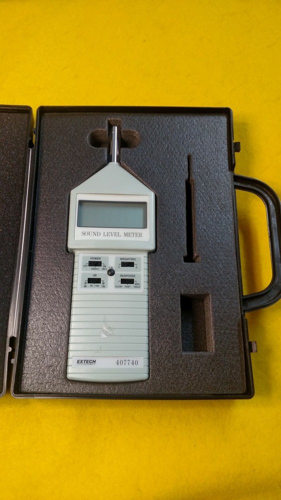 EXTECH INSTRUMENTS SOUND LEVEL METER W/ CASE (NOT A FULL SET-LOOK CLOSELY!)