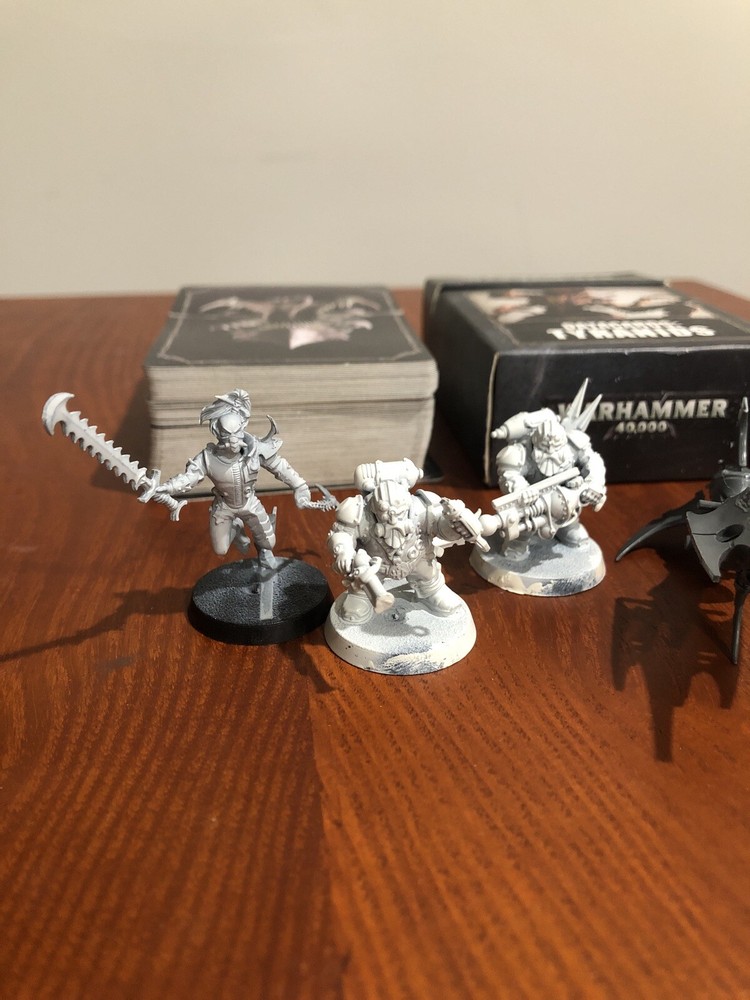 Datacards: Tyranids & Plastic Figures & Jet bikes Warhammer 40K Games Workshop