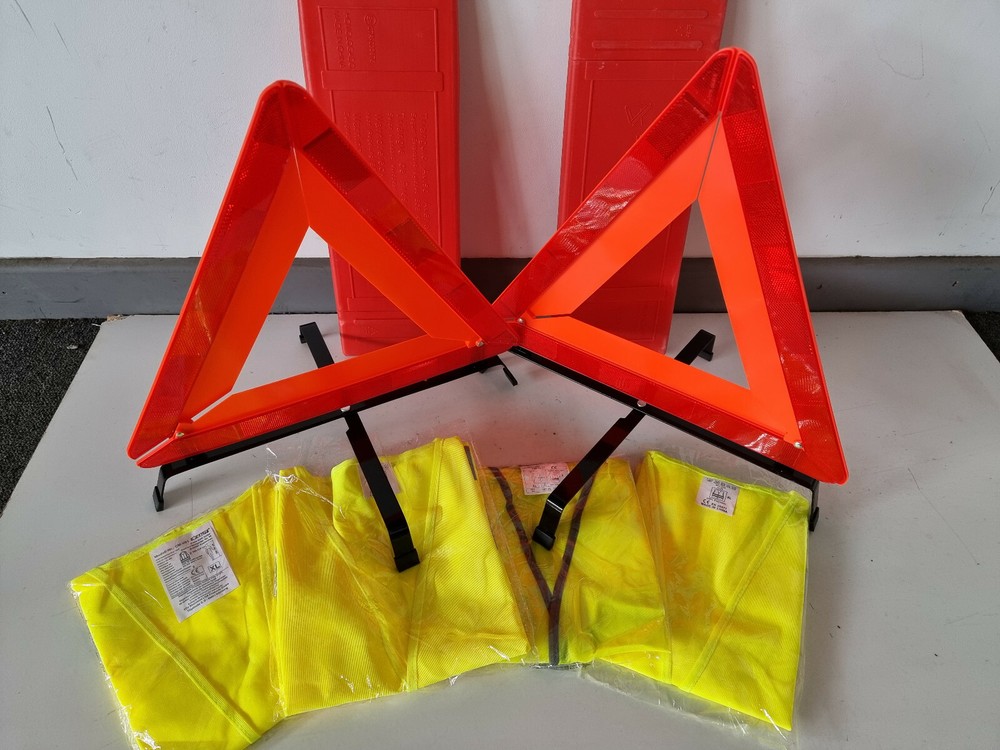 2 X Car Warning Triangle Large Reflective Breakdown Road Emergency & 4 Hi Vis