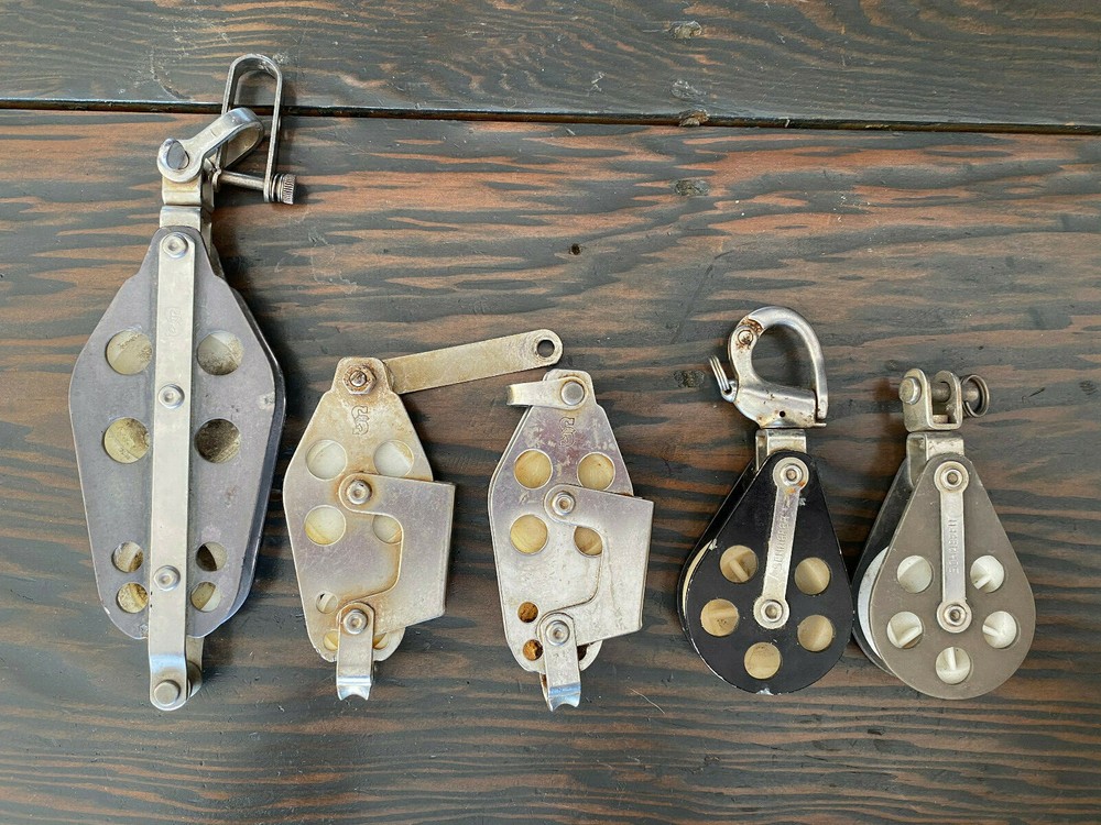 5 Schaefer Shackles & Pulley