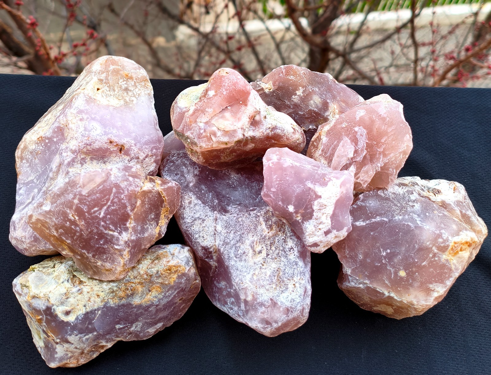 Wholesale Raw Good Color Pink Chalcedony 1 kg