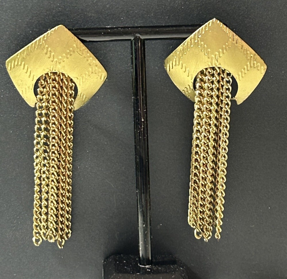 Gold Tone Shield Designed Chain Dangle Pierced Earrings EC 3.25”